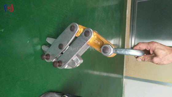 Anti Twist Steel Rope Gripper Come Along Clamp with 50-200KN Rated Load for 11-30mm Transmission Line Stringing