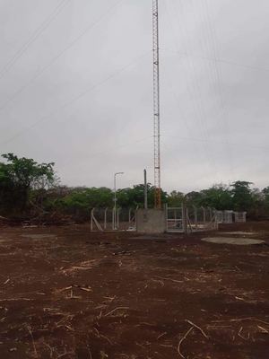 Telecommunication Steel Galvanized Guyed Tower With Brackets And Lightning Rod